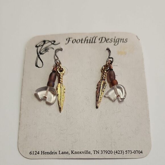 Foothill Designs Gold tone feather and Clear bear Earrings - Picture 1 of 3